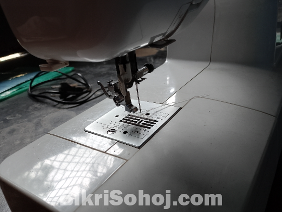 Singer SM024 Multi-functional Sewing Machine অল্প ব্যবহৃত